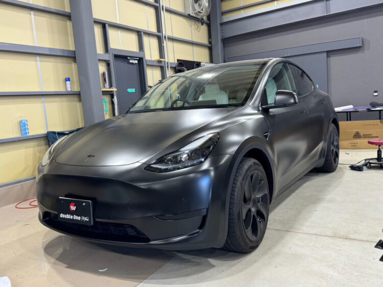 TESLA MODEL Y SATIN BLACK