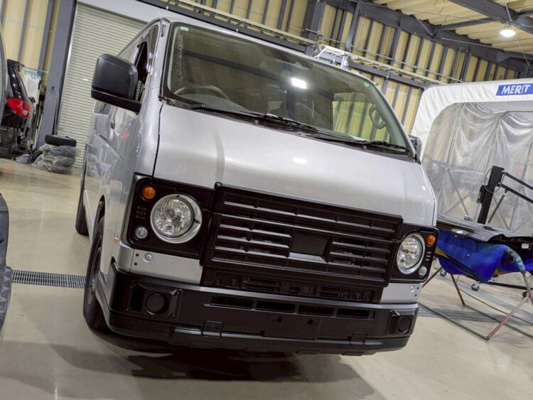 TOYOTAHIACE｜DAMDボディキットの取り付け